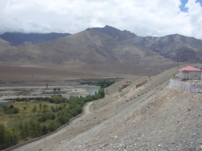 Travel - India - Ladakh - Trip to Alchi - Gas Truck